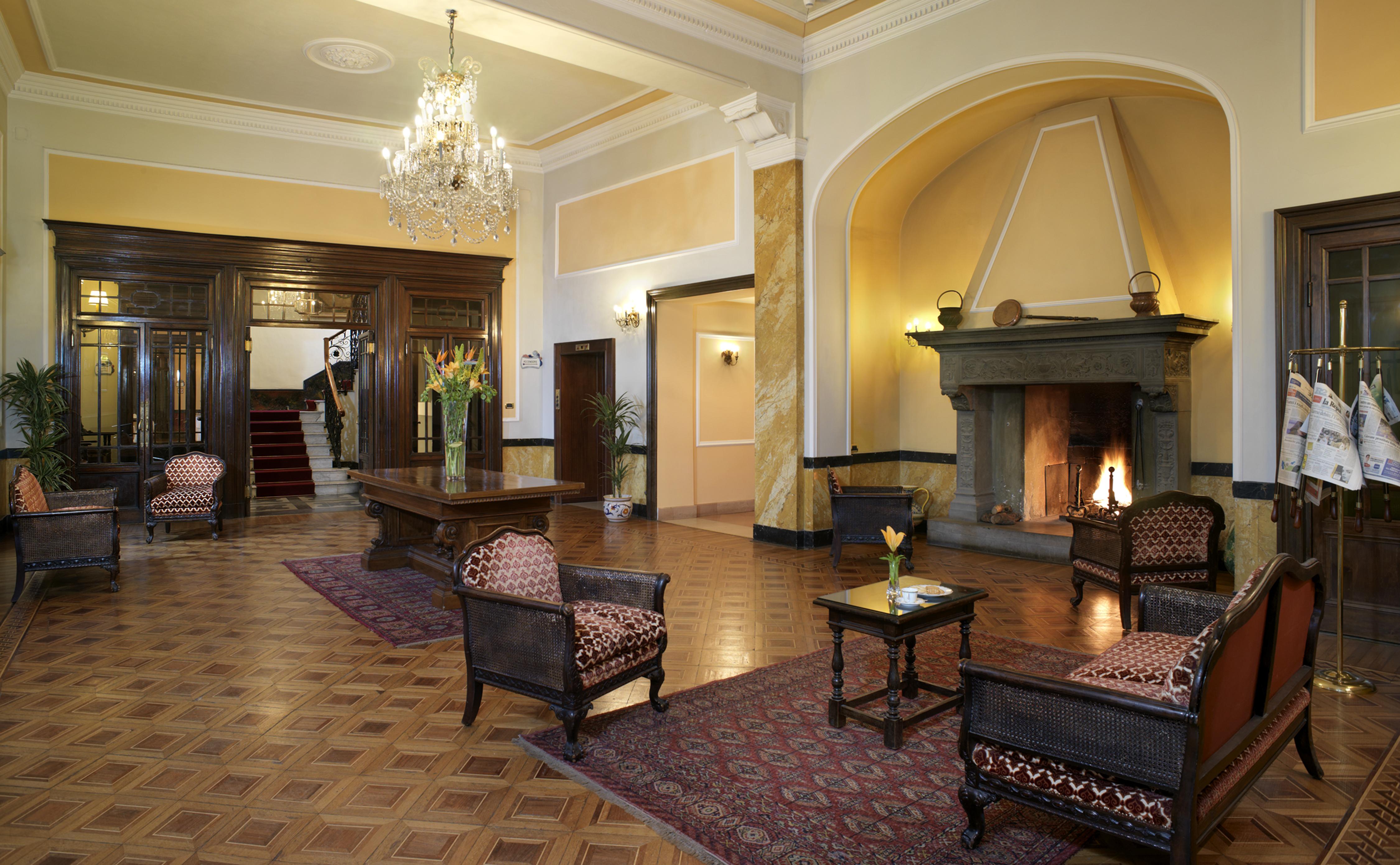 فندق بروفاني بالاس بيرودجا المظهر الداخلي الصورة The interior of the hotel
