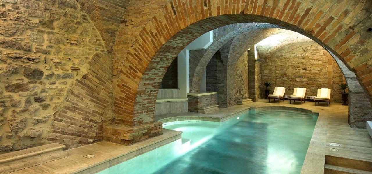 فندق بروفاني بالاس بيرودجا المظهر الخارجي الصورة The Roman baths at the hotel
